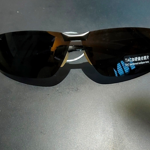 Polarized Sunglasses - Picture 1 of 3